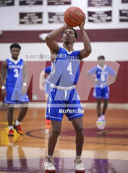 Thumbnail 2 in Riverhead vs Southampton ( Holiday Classic ) photogallery.
