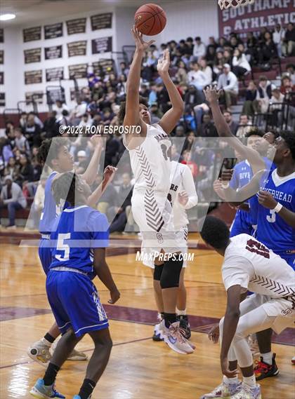Thumbnail 2 in Riverhead vs Southampton ( Holiday Classic ) photogallery.
