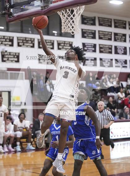 Thumbnail 2 in Riverhead vs Southampton ( Holiday Classic ) photogallery.