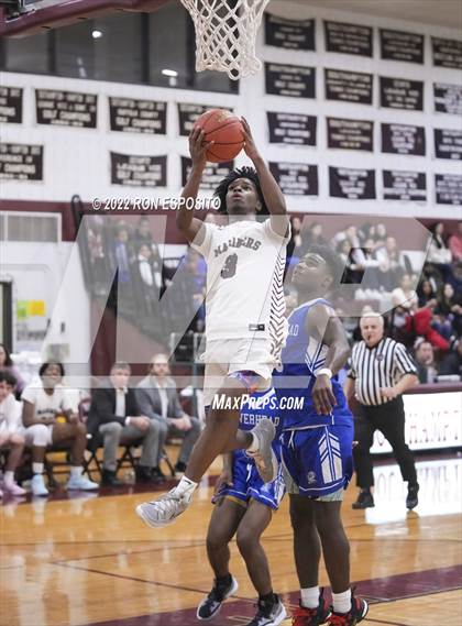 Thumbnail 3 in Riverhead vs Southampton ( Holiday Classic ) photogallery.