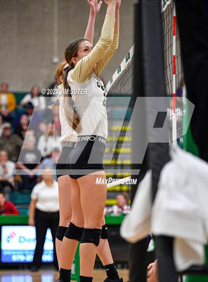Thumbnail 3 in D'Hanis vs Round Top-Carmine (UIL 1A Region IV Semifinal) photogallery.