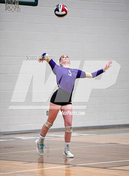 Thumbnail 3 in D'Hanis vs Round Top-Carmine (UIL 1A Region IV Semifinal) photogallery.