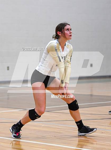 Thumbnail 2 in D'Hanis vs Round Top-Carmine (UIL 1A Region IV Semifinal) photogallery.