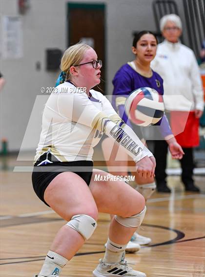 Thumbnail 3 in D'Hanis vs Round Top-Carmine (UIL 1A Region IV Semifinal) photogallery.