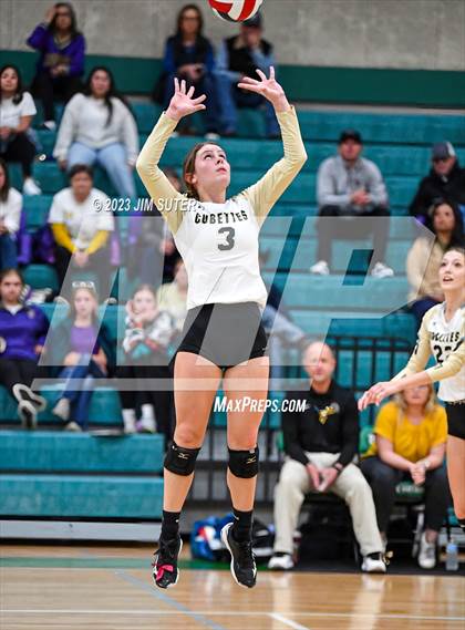 Thumbnail 1 in D'Hanis vs Round Top-Carmine (UIL 1A Region IV Semifinal) photogallery.