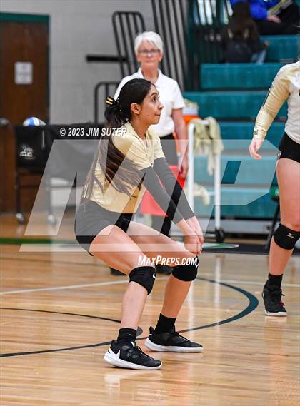 Thumbnail 1 in D'Hanis vs Round Top-Carmine (UIL 1A Region IV Semifinal) photogallery.