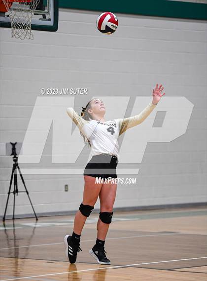 Thumbnail 1 in D'Hanis vs Round Top-Carmine (UIL 1A Region IV Semifinal) photogallery.