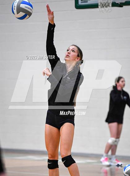 Thumbnail 1 in D'Hanis vs Round Top-Carmine (UIL 1A Region IV Semifinal) photogallery.