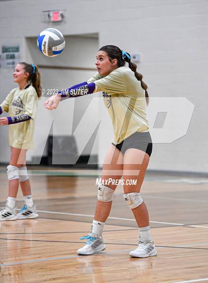 Thumbnail 2 in D'Hanis vs Round Top-Carmine (UIL 1A Region IV Semifinal) photogallery.