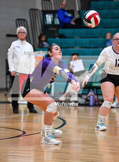 Thumbnail 3 in D'Hanis vs Round Top-Carmine (UIL 1A Region IV Semifinal) photogallery.