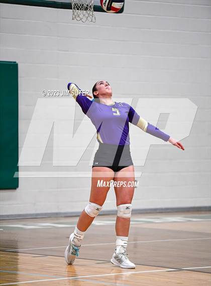 Thumbnail 1 in D'Hanis vs Round Top-Carmine (UIL 1A Region IV Semifinal) photogallery.