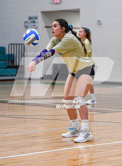 Thumbnail 1 in D'Hanis vs Round Top-Carmine (UIL 1A Region IV Semifinal) photogallery.