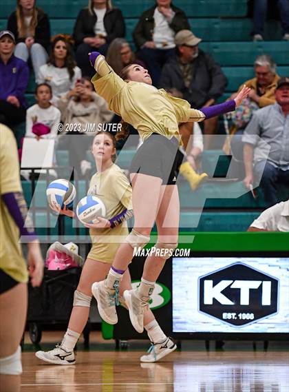 Thumbnail 2 in D'Hanis vs Round Top-Carmine (UIL 1A Region IV Semifinal) photogallery.