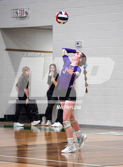 Thumbnail 2 in D'Hanis vs Round Top-Carmine (UIL 1A Region IV Semifinal) photogallery.