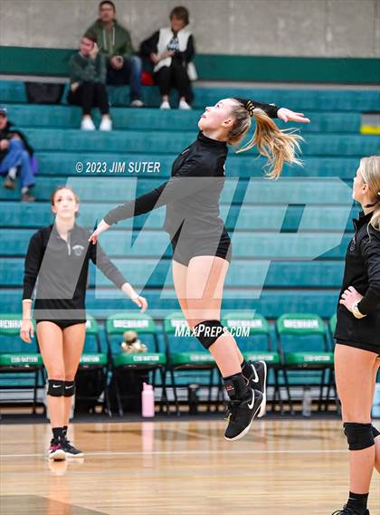 Thumbnail 3 in D'Hanis vs Round Top-Carmine (UIL 1A Region IV Semifinal) photogallery.