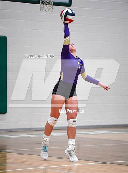 Thumbnail 2 in D'Hanis vs Round Top-Carmine (UIL 1A Region IV Semifinal) photogallery.