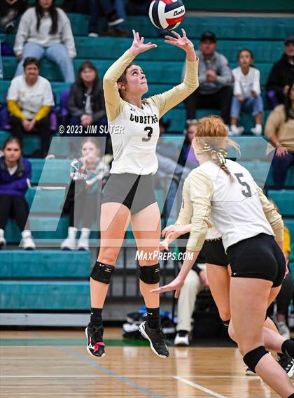 Thumbnail 1 in D'Hanis vs Round Top-Carmine (UIL 1A Region IV Semifinal) photogallery.