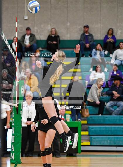 Thumbnail 1 in D'Hanis vs Round Top-Carmine (UIL 1A Region IV Semifinal) photogallery.