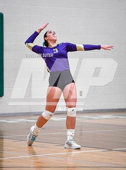 Thumbnail 3 in D'Hanis vs Round Top-Carmine (UIL 1A Region IV Semifinal) photogallery.