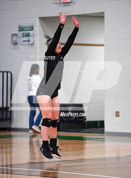 Thumbnail 3 in D'Hanis vs Round Top-Carmine (UIL 1A Region IV Semifinal) photogallery.