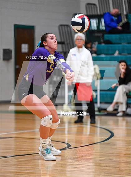Thumbnail 2 in D'Hanis vs Round Top-Carmine (UIL 1A Region IV Semifinal) photogallery.