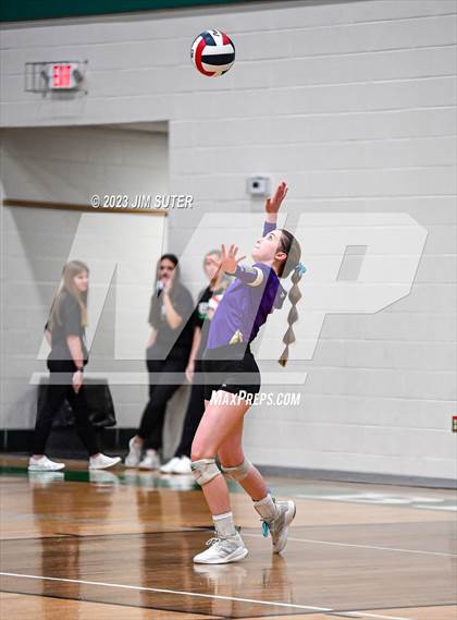 Thumbnail 1 in D'Hanis vs Round Top-Carmine (UIL 1A Region IV Semifinal) photogallery.