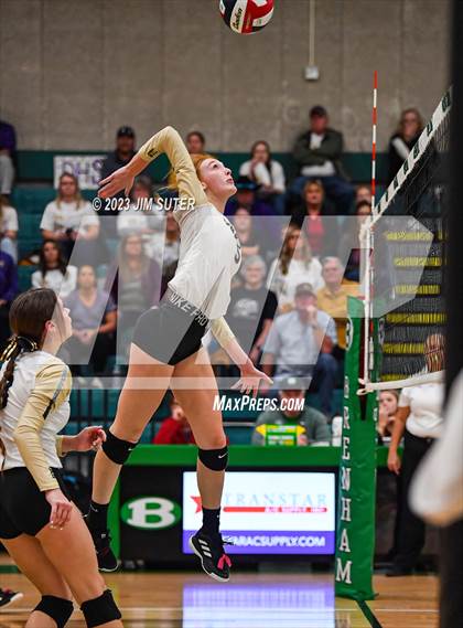Thumbnail 2 in D'Hanis vs Round Top-Carmine (UIL 1A Region IV Semifinal) photogallery.