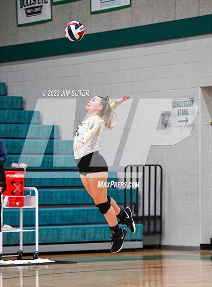 Thumbnail 2 in D'Hanis vs Round Top-Carmine (UIL 1A Region IV Semifinal) photogallery.