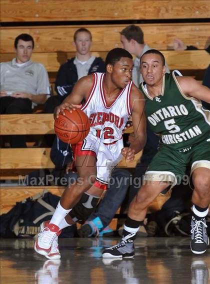 Thumbnail 3 in Ontario Christian vs. Glendora (So Cal Shootout) photogallery.