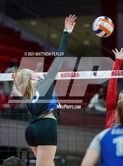 Thumbnail 1 in Neuse Charter vs. Union Academy (NCHSAA 1A Final) (2 of 2) (the Game) photogallery.