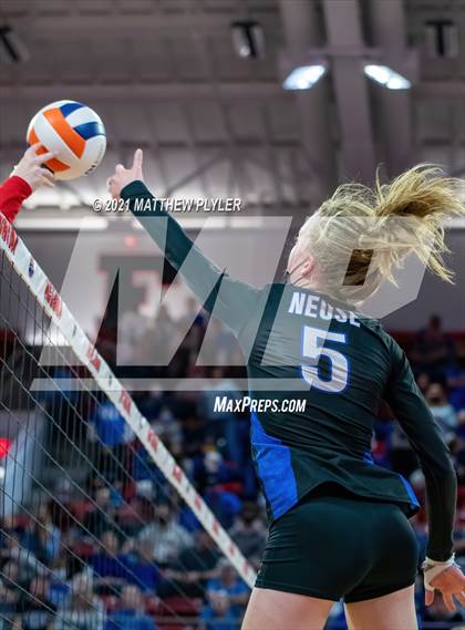 Thumbnail 2 in Neuse Charter vs. Union Academy (NCHSAA 1A Final) (2 of 2) (the Game) photogallery.