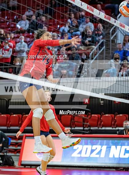 Thumbnail 1 in Neuse Charter vs. Union Academy (NCHSAA 1A Final) (2 of 2) (the Game) photogallery.