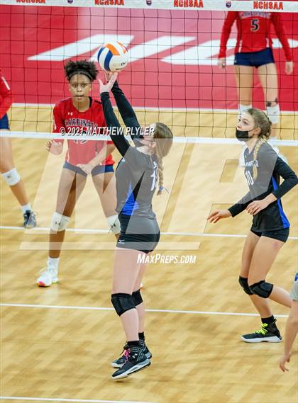 Thumbnail 2 in Neuse Charter vs. Union Academy (NCHSAA 1A Final) (2 of 2) (the Game) photogallery.