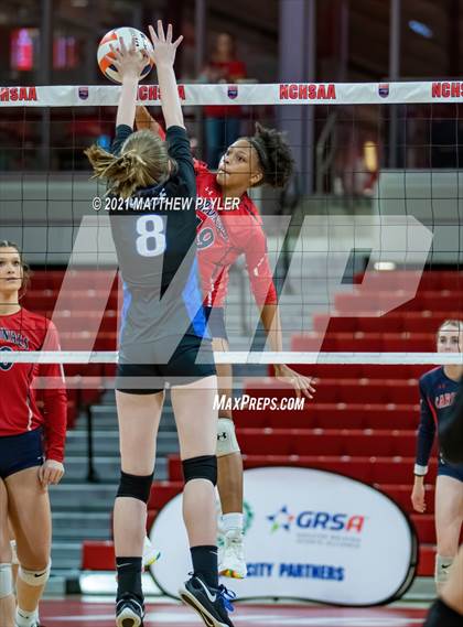 Thumbnail 1 in Neuse Charter vs. Union Academy (NCHSAA 1A Final) (2 of 2) (the Game) photogallery.