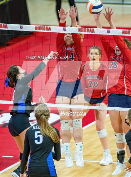 Thumbnail 1 in Neuse Charter vs. Union Academy (NCHSAA 1A Final) (2 of 2) (the Game) photogallery.