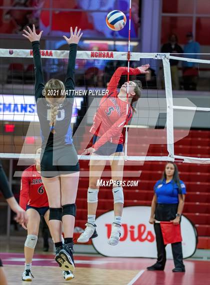 Thumbnail 1 in Neuse Charter vs. Union Academy (NCHSAA 1A Final) (2 of 2) (the Game) photogallery.