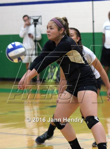 Thumbnail 1 in Long Beach Poly @ Los Alamitos (Durango Fall Classic) photogallery.