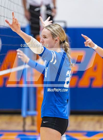 Thumbnail 1 in Valley Christian vs. Thatcher (Westwood TOC) photogallery.