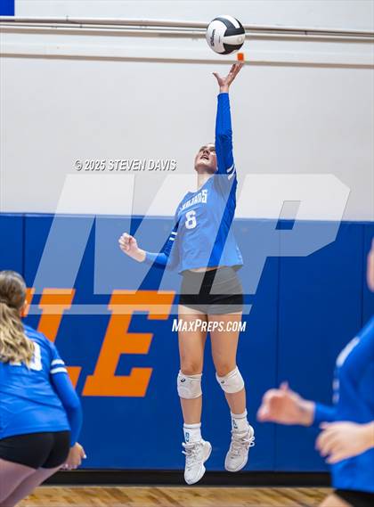 Thumbnail 3 in Valley Christian vs. Thatcher (Westwood TOC) photogallery.