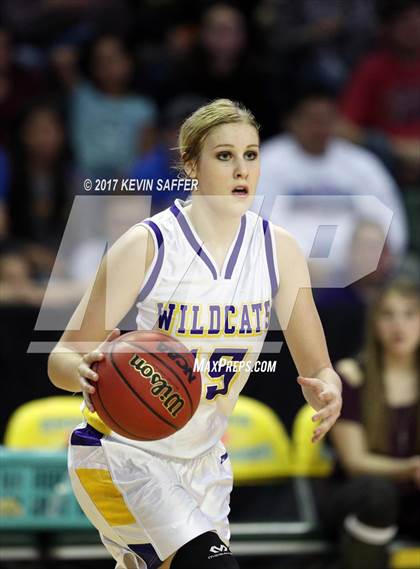 Thumbnail 3 in Kit Carson vs. Fleming (CHSAA 1A Final) photogallery.