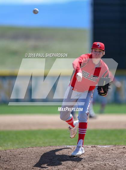 Thumbnail 3 in Fr: Regis Jesuit vs. Mountain Vista photogallery.