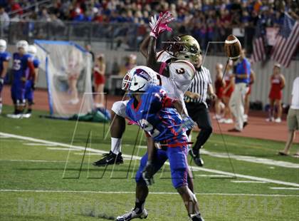 Thumbnail 1 in Rouse @ Leander photogallery.