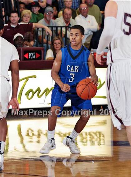 Thumbnail 1 in Christian Academy of Knoxville vs. Alcoa (Region 2-AA Semifinal) photogallery.