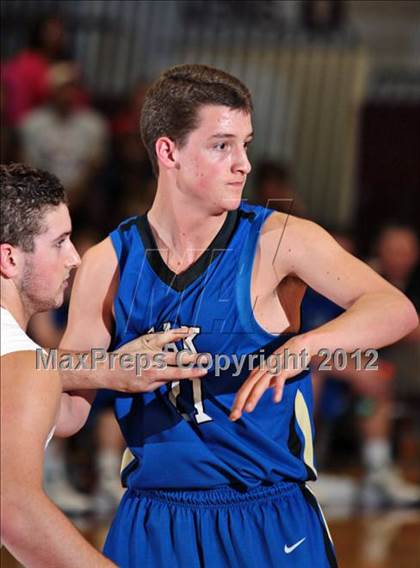 Thumbnail 1 in Christian Academy of Knoxville vs. Alcoa (Region 2-AA Semifinal) photogallery.
