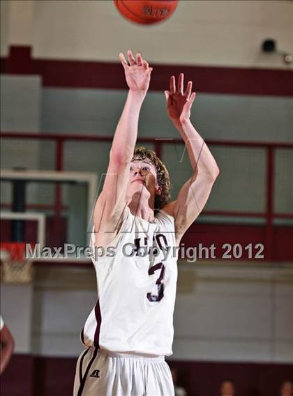 Thumbnail 1 in Christian Academy of Knoxville vs. Alcoa (Region 2-AA Semifinal) photogallery.
