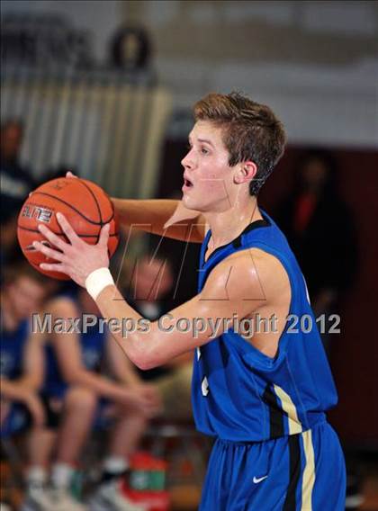 Thumbnail 3 in Christian Academy of Knoxville vs. Alcoa (Region 2-AA Semifinal) photogallery.