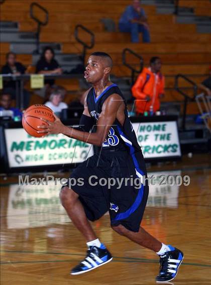 Thumbnail 1 in Smithson Valley vs. Dekaney (McDonalds Texas Invitational) photogallery.