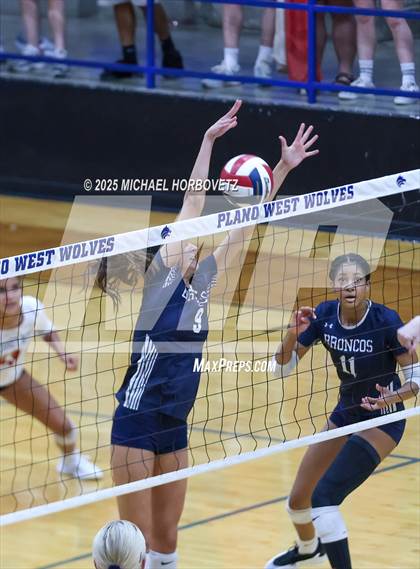 Thumbnail 3 in McKinney Boyd @ Plano West photogallery.