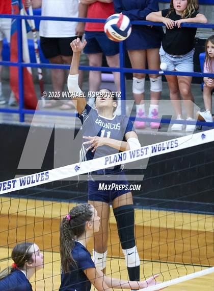 Thumbnail 2 in McKinney Boyd @ Plano West photogallery.