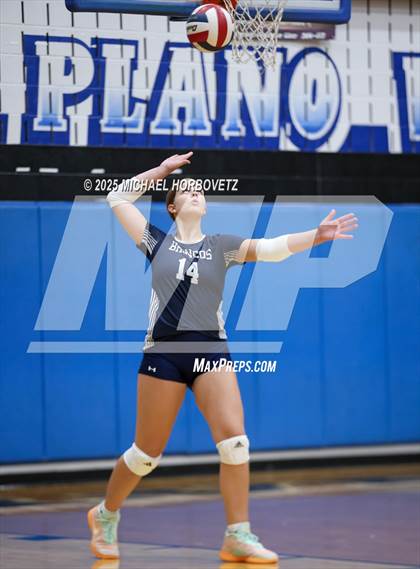 Thumbnail 1 in McKinney Boyd @ Plano West photogallery.